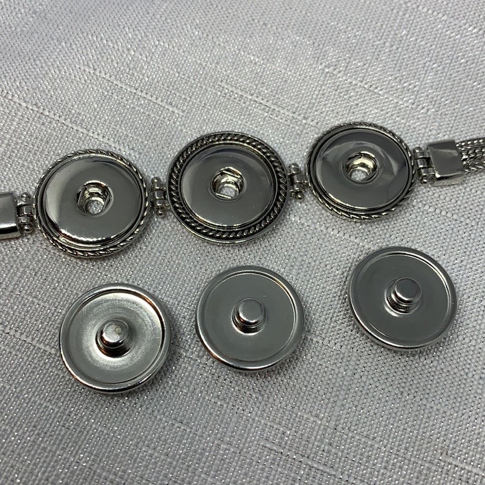 🇺🇸Custom Listing - Set of 3 - U.S. Marine Mom 3 Charm Bracelets - Picture 5 of 9